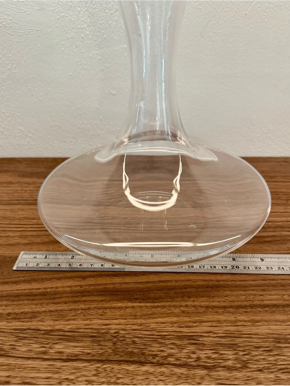 Wine Enthusiast Vivid Decanter-Classically Shaped for the Perfect Pour